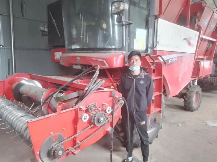 孔慶宇：質量可靠收益高，中聯(lián)收獲花生機是我心目中的
(圖1)