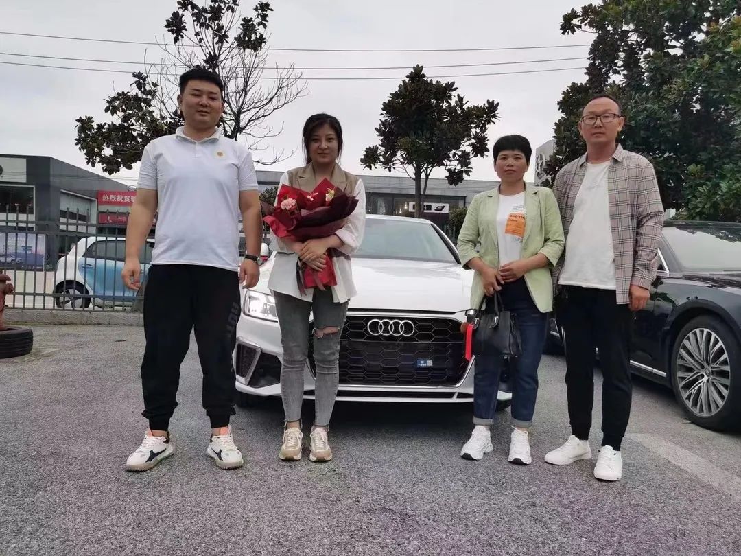 劉偉:我開著中聯(lián)收獲到哪里都搶手 803-2.jpg