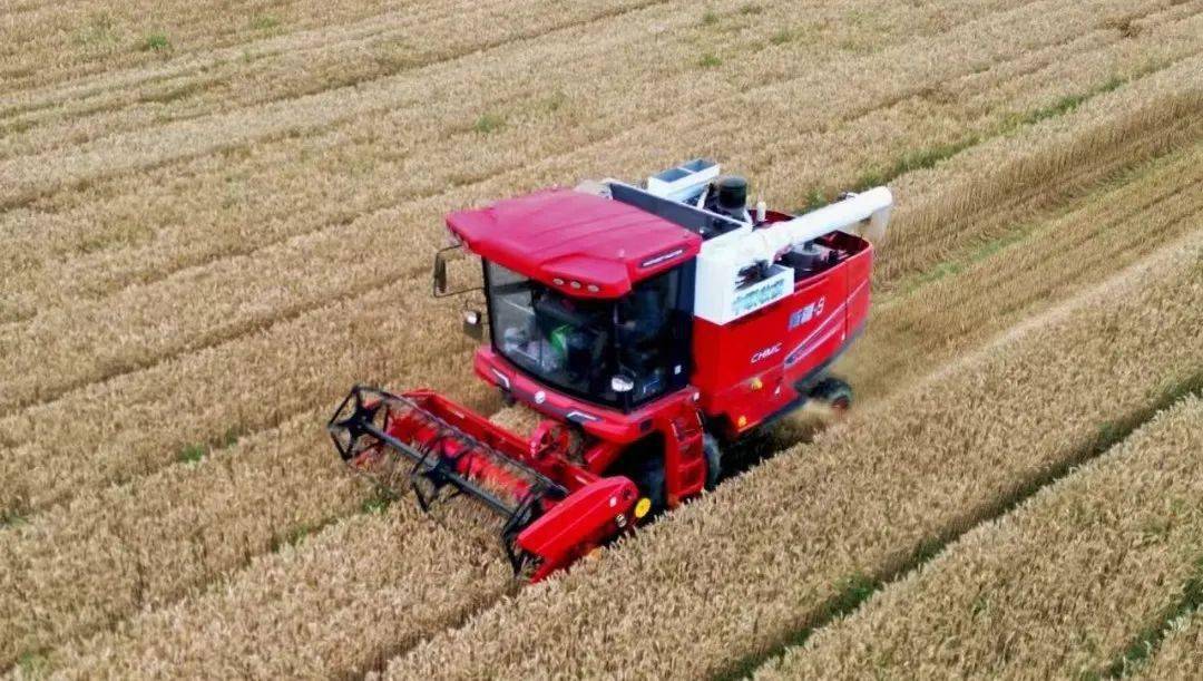 來自保定華師傅的認(rèn)可：從新疆-7到新疆-9，中聯(lián)收獲一直是我中意的品牌(圖1)